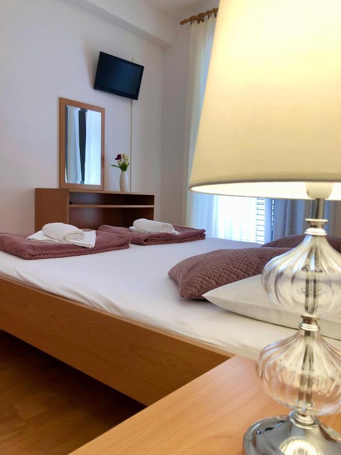 Hotel B&B Chamberlain Милна Экстерьер фото